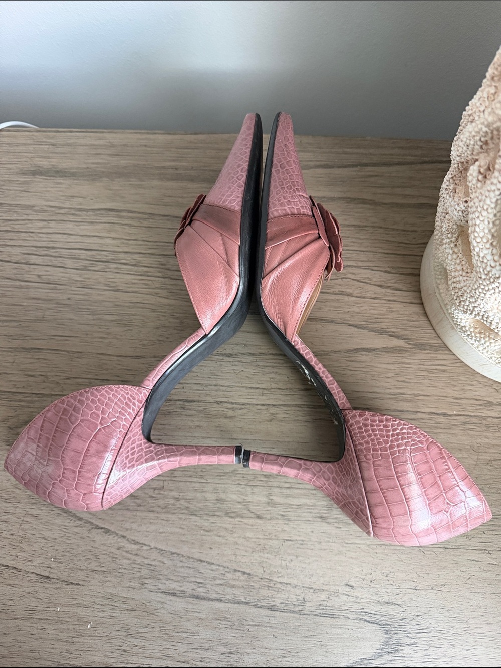 Franco Sarto Dusty Rose Pointed-Toe Kitten Heels with Floral Appliqué Size 9.5 - Picture 4 of 7